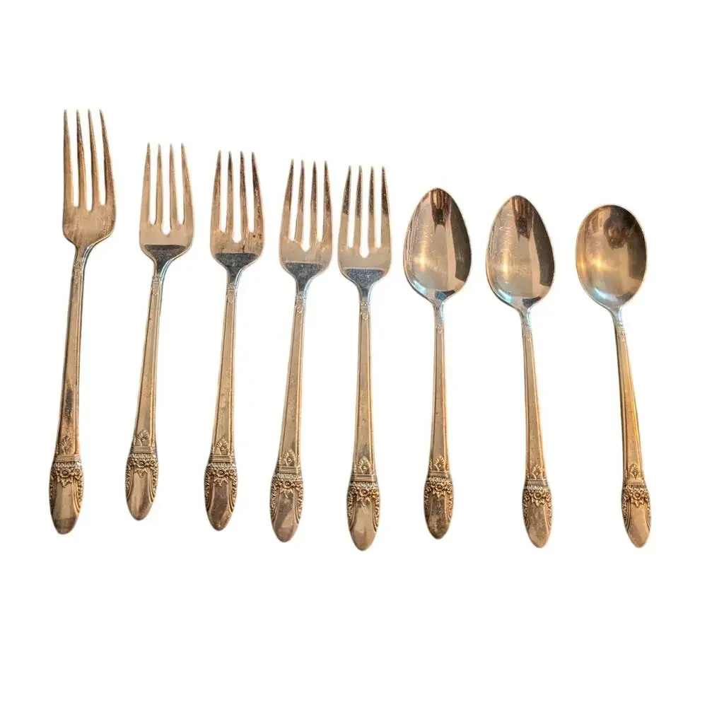 Vintage 1847 Rogers Bros FIRST LOVE Assorted 8 Piece Silverplate Flatware